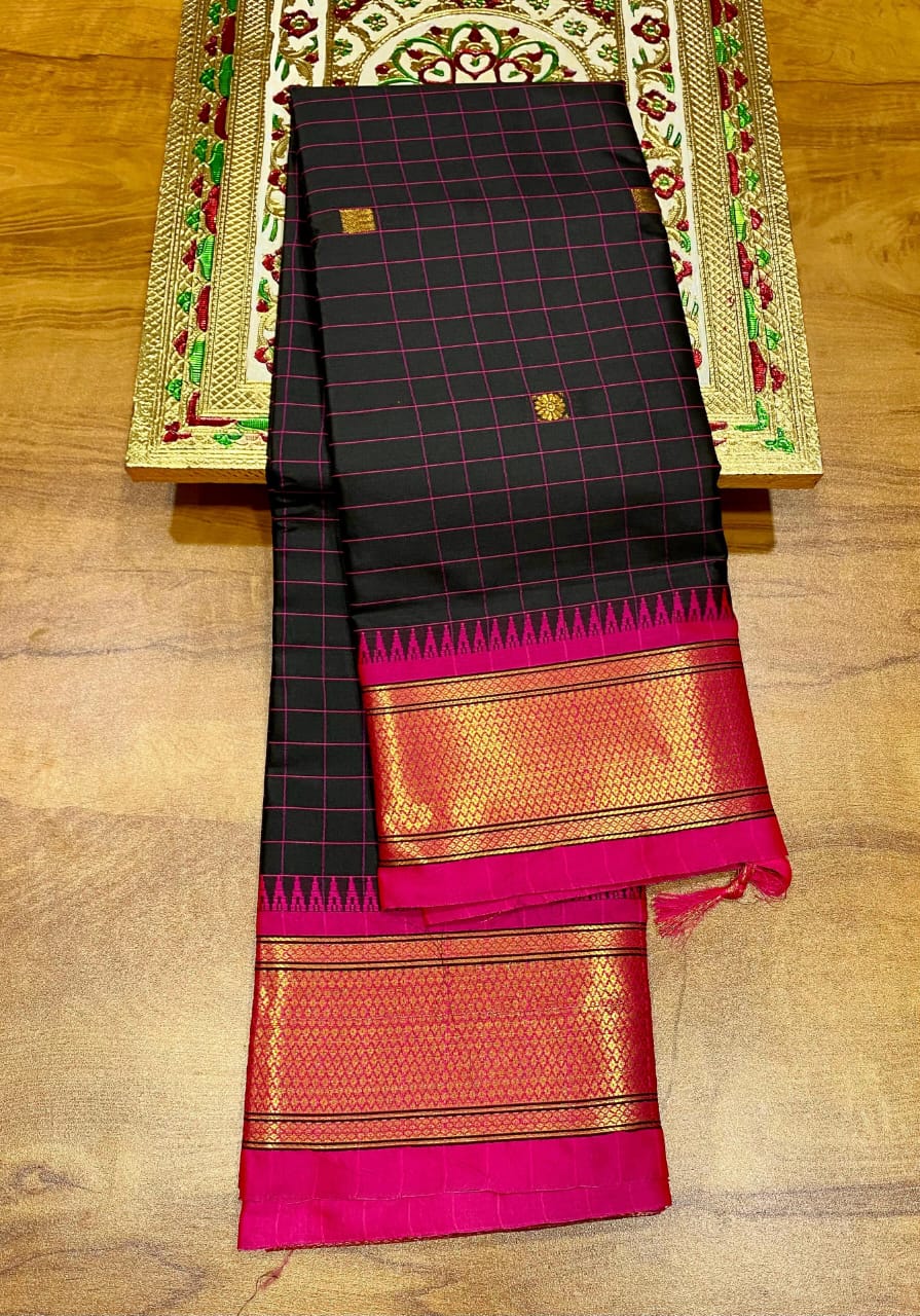 Ambika Checks Kadiyal Saree | Kizmit Designs - Kizmit Designs Store