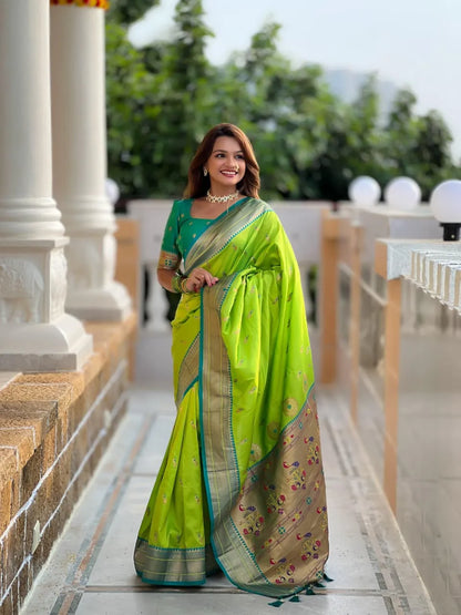 Kadiyal Peacock Motif Semi Soft Silk Saree | Kizmit Designs