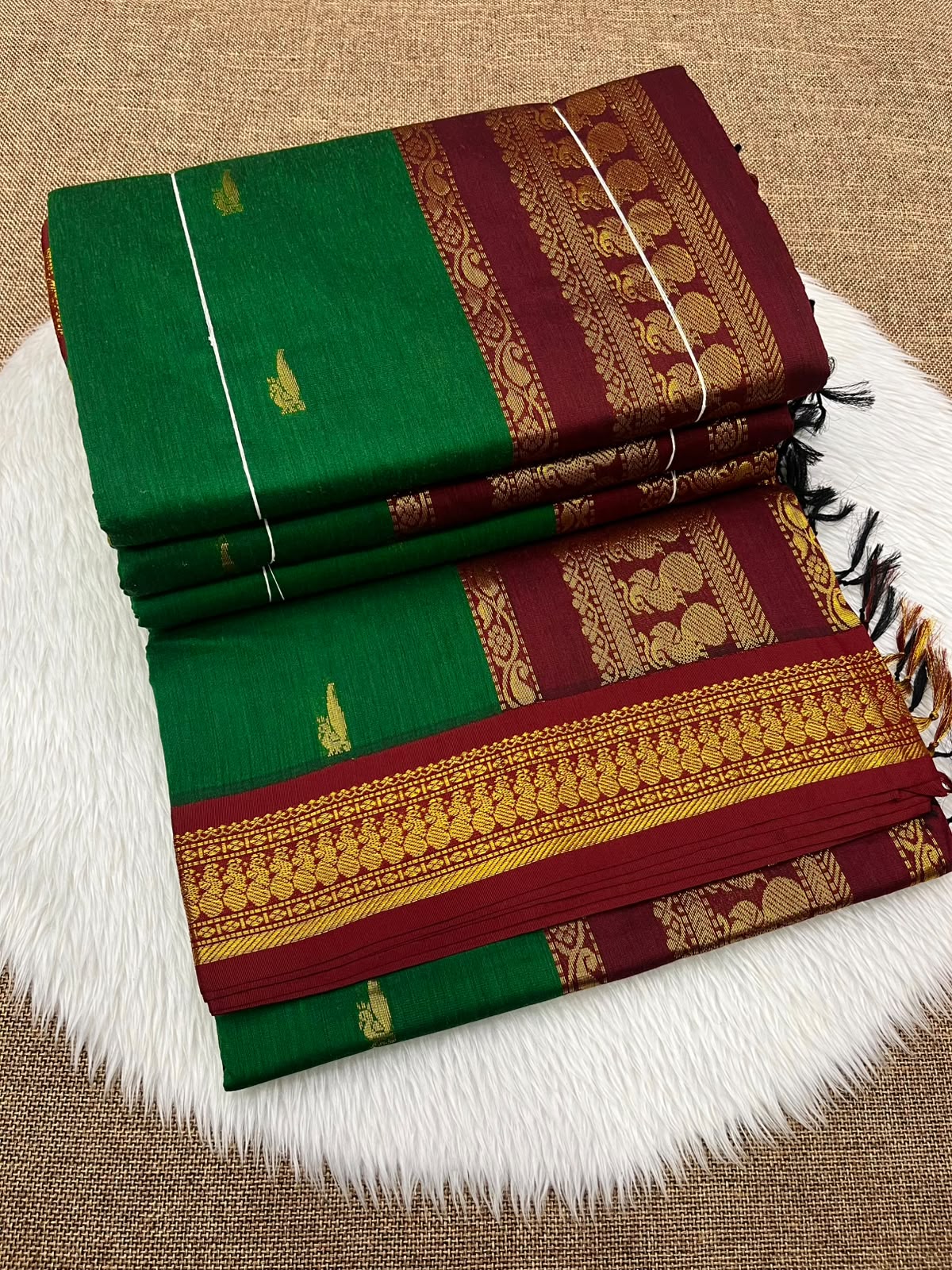 Emerald green Kalyani cotton Gadwal saree with maroon contrast border