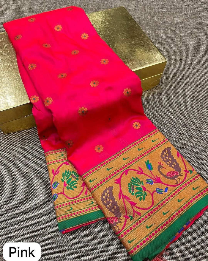 Pink Paithani body with gold flower bootis, peacock lotus border edged in green